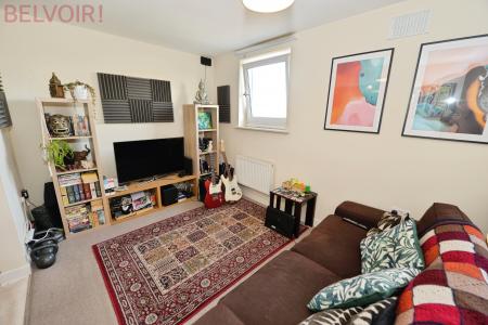 1 bedroom Flat to let in Alexander Square, Eastleigh, SO50