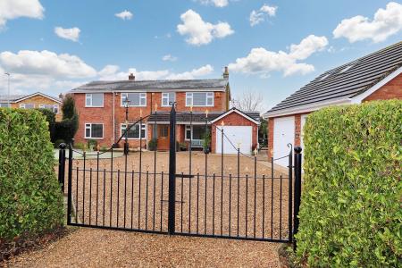 5 bedroom Detached house for sale in Cobgate Close, Whaplode, PE12