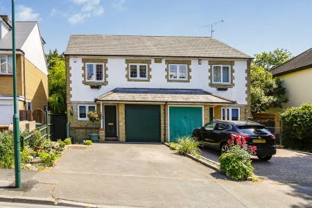 4 bedroom Semi-detached house for sale in Camborne Road, Sutton, SM2