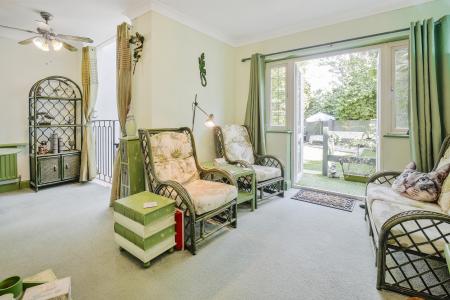 4 bedroom Semi-detached house for sale in Camborne Road, Sutton, SM2