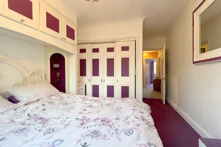 4 bedroom Semi-detached house for sale in Camborne Road, Sutton, SM2