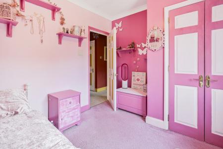 4 bedroom Semi-detached house for sale in Camborne Road, Sutton, SM2