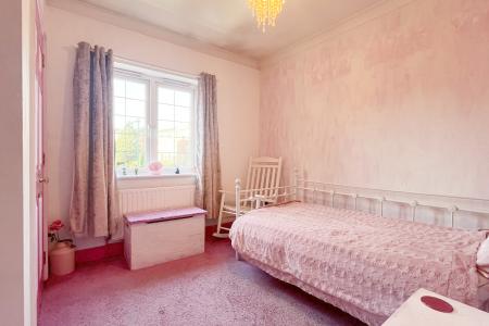 4 bedroom Semi-detached house for sale in Camborne Road, Sutton, SM2