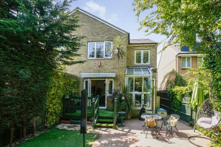 4 bedroom Semi-detached house for sale in Camborne Road, Sutton, SM2