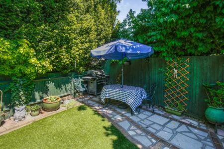 4 bedroom Semi-detached house for sale in Camborne Road, Sutton, SM2