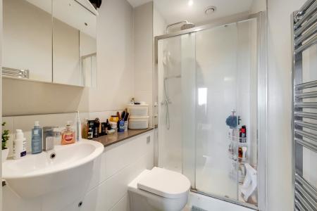 2 bedroom Flat for sale in 328 High Street, Sutton, SM1
