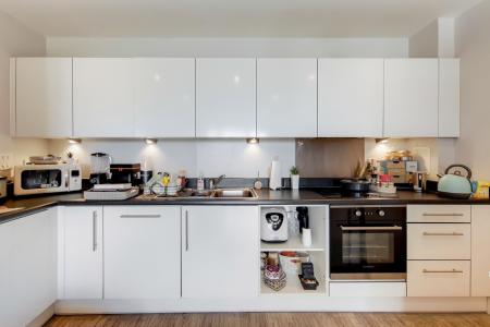 2 bedroom Flat for sale in 328 High Street, Sutton, SM1