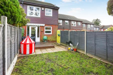 2 bedroom Terraced House for sale in Village Row, Sutton, SM2