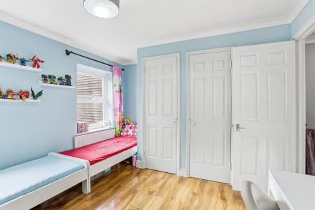 2 bedroom Terraced House for sale in Village Row, Sutton, SM2