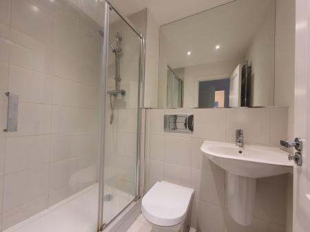 2 bedroom Flat for sale in 4 Damson Way, Carshalton Beeches, Carshalton, SM5