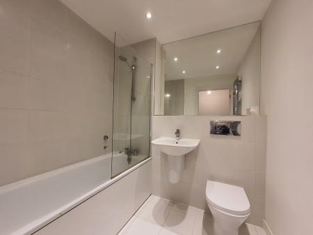 2 bedroom Flat for sale in 4 Damson Way, Carshalton Beeches, Carshalton, SM5