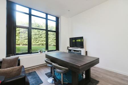 0 bedroom Studio flat to let in Sterling Court, Mundells, Welwyn Garden City, AL7