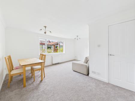 1 bedroom Flat for sale in Holly Mount, Laurel Road, West Park, WA10