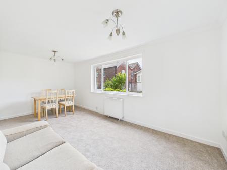 1 bedroom Flat for sale in Holly Mount, Laurel Road, West Park, WA10