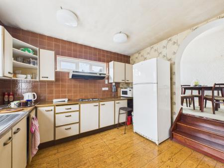 6 bedroom Semi-detached house for sale in Clipsley Lane, Haydock, WA11