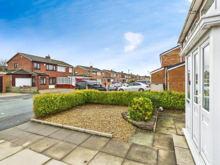 3 bedroom Semi-detached house for sale in Farndon Avenue, Sutton Manor, St Helens, WA9