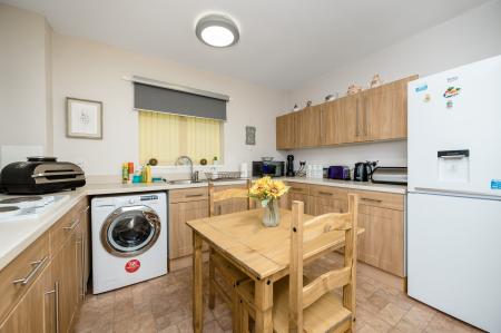 2 bedroom Apartment for sale in Heyeswood, Haydock, St Helens, WA11