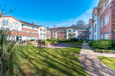 1 bedroom Flat for sale in Heyeswood, Haydock, WA11