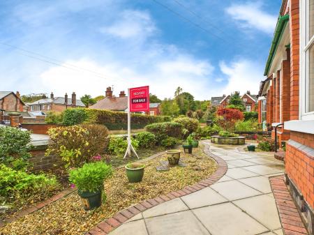 4 bedroom Semi-detached house for sale in Queens Road, West Park, St Helens, WA10