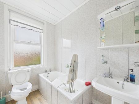 4 bedroom Semi-detached house for sale in Queens Road, West Park, St Helens, WA10