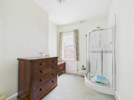 4 bedroom Semi-detached house for sale in Queens Road, West Park, St Helens, WA10