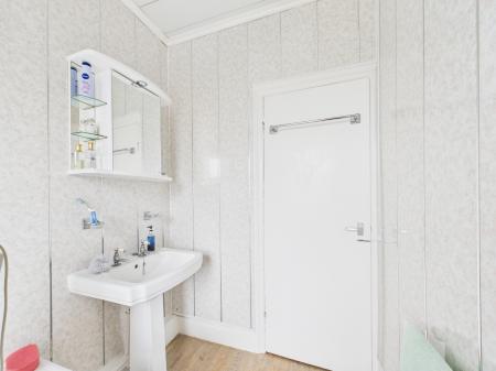 4 bedroom Semi-detached house for sale in Queens Road, West Park, St Helens, WA10