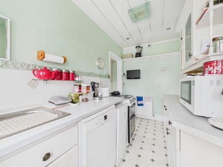 4 bedroom Semi-detached house for sale in Queens Road, West Park, St Helens, WA10