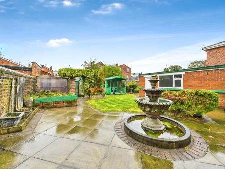 4 bedroom Semi-detached house for sale in Queens Road, West Park, St Helens, WA10