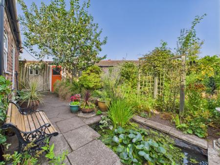 3 bedroom Semi-detached house for sale in Stuart Road, Windle, St Helens, WA10