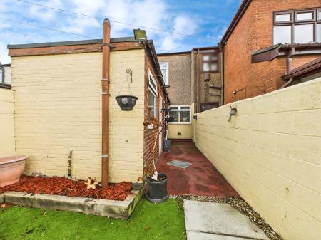 2 bedroom Terraced House for sale in West End Road, Haydock, WA11