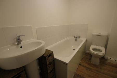 2 bedroom Flat to let in Lower Hall Street, St Helens, WA10