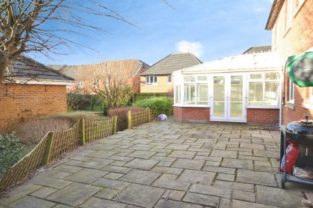5 bedroom Detached house to let in Walnut Grove, St Helens, WA9