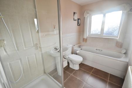 5 bedroom Detached house to let in Walnut Grove, St Helens, WA9