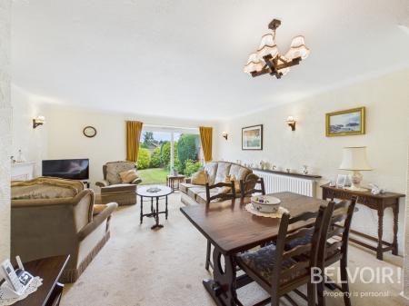 4 bedroom Detached house for sale in Chestnut Close, Stafford, ST18