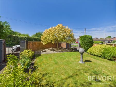 2 bedroom Bungalow for sale in Highlows Lane, Yarnfield, Stone, ST15