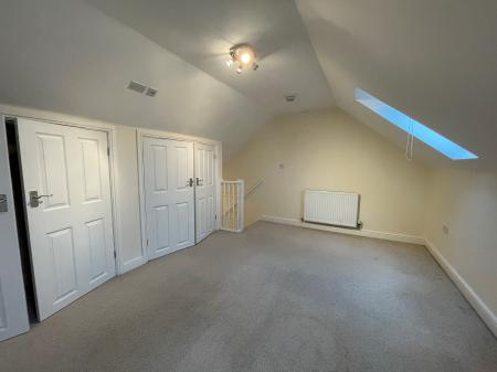 2 bedroom Flat for sale in Oulton Road, Stone, ST15