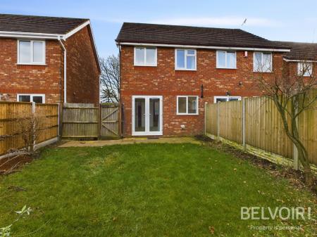 3 bedroom Town house to let in Oakden Close, Bramshall, Uttoxeter, ST14