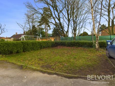 3 bedroom Town house to let in Oakden Close, Bramshall, Uttoxeter, ST14