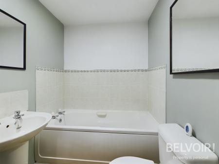 3 bedroom Town house to let in Oakden Close, Bramshall, Uttoxeter, ST14