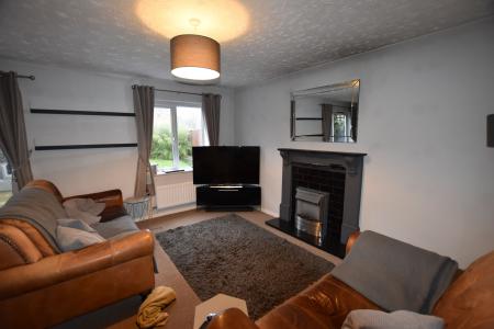 3 bedroom Semi-detached house to let in Gibson Close, Stafford, ST16