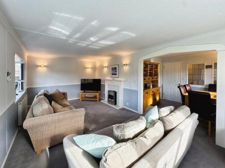 2 bedroom Park home for sale in Hunt Hall Lane, Welford-on-Avon, CV37