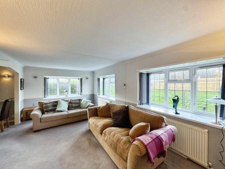 2 bedroom Park home for sale in Hunt Hall Lane, Welford-on-Avon, CV37