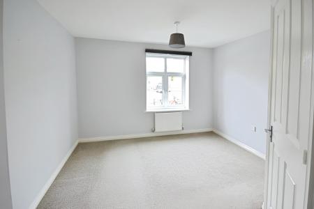 2 bedroom Ground floor maisonette to let in Congreve Way, Stratford-upon-Avon, CV37