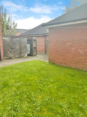 2 bedroom Ground floor maisonette to let in Congreve Way, Stratford-upon-Avon, CV37