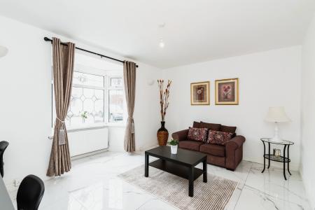 8 bedroom Semi-detached house to let in Pool Lane, Oldbury, B69