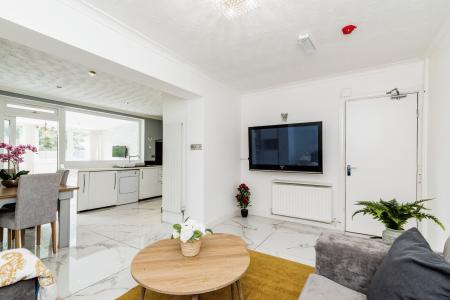 8 bedroom Semi-detached house to let in Pool Lane, Oldbury, B69