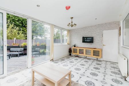 8 bedroom Semi-detached house to let in Pool Lane, Oldbury, B69