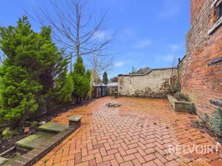 2 bedroom Terraced House for sale in High Street, Tean, ST10