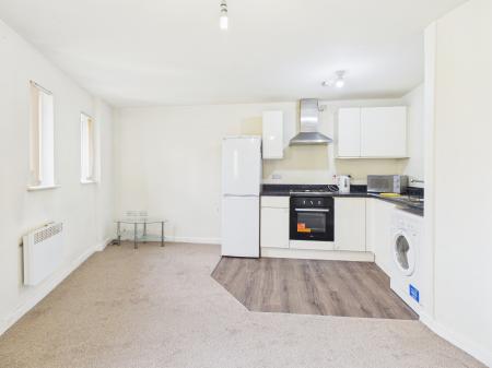 2 bedroom Flat to let in Hamnett Court, Birchwood, Warrington, WA3