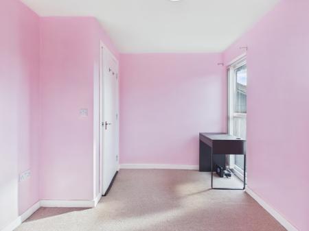 2 bedroom Flat to let in Hamnett Court, Birchwood, Warrington, WA3